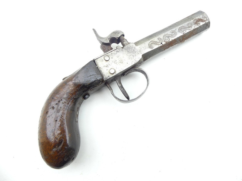 PISTOLET DE POCHE COUP DE POING.