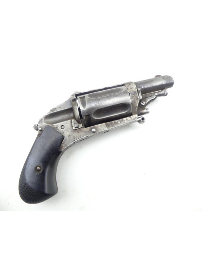 REVOLVER VELODOG HAMMERLESS.